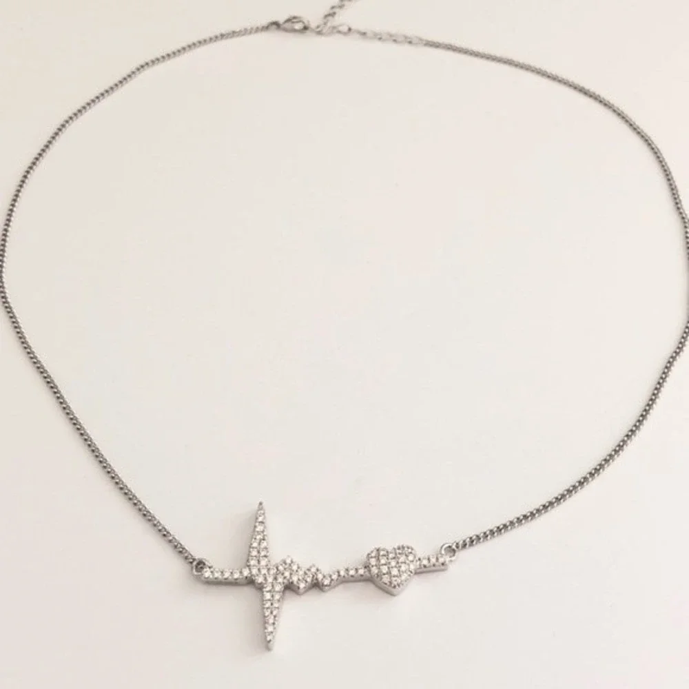 Walter Baker Crystal Heartbeat Necklace New - Picture 12 of 14